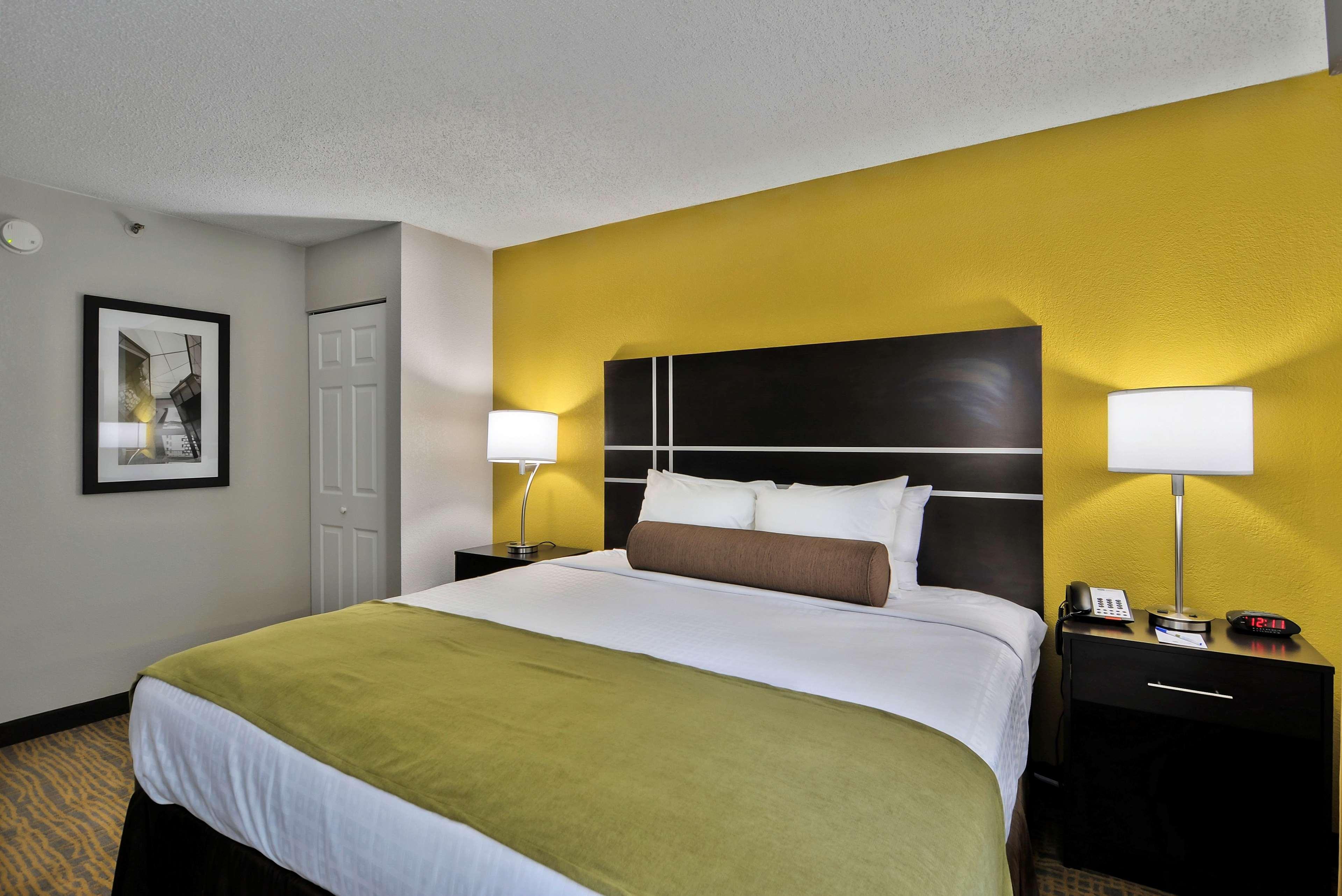 Best Western Plus Hanes Mall Winston-Salem Bagian luar foto
