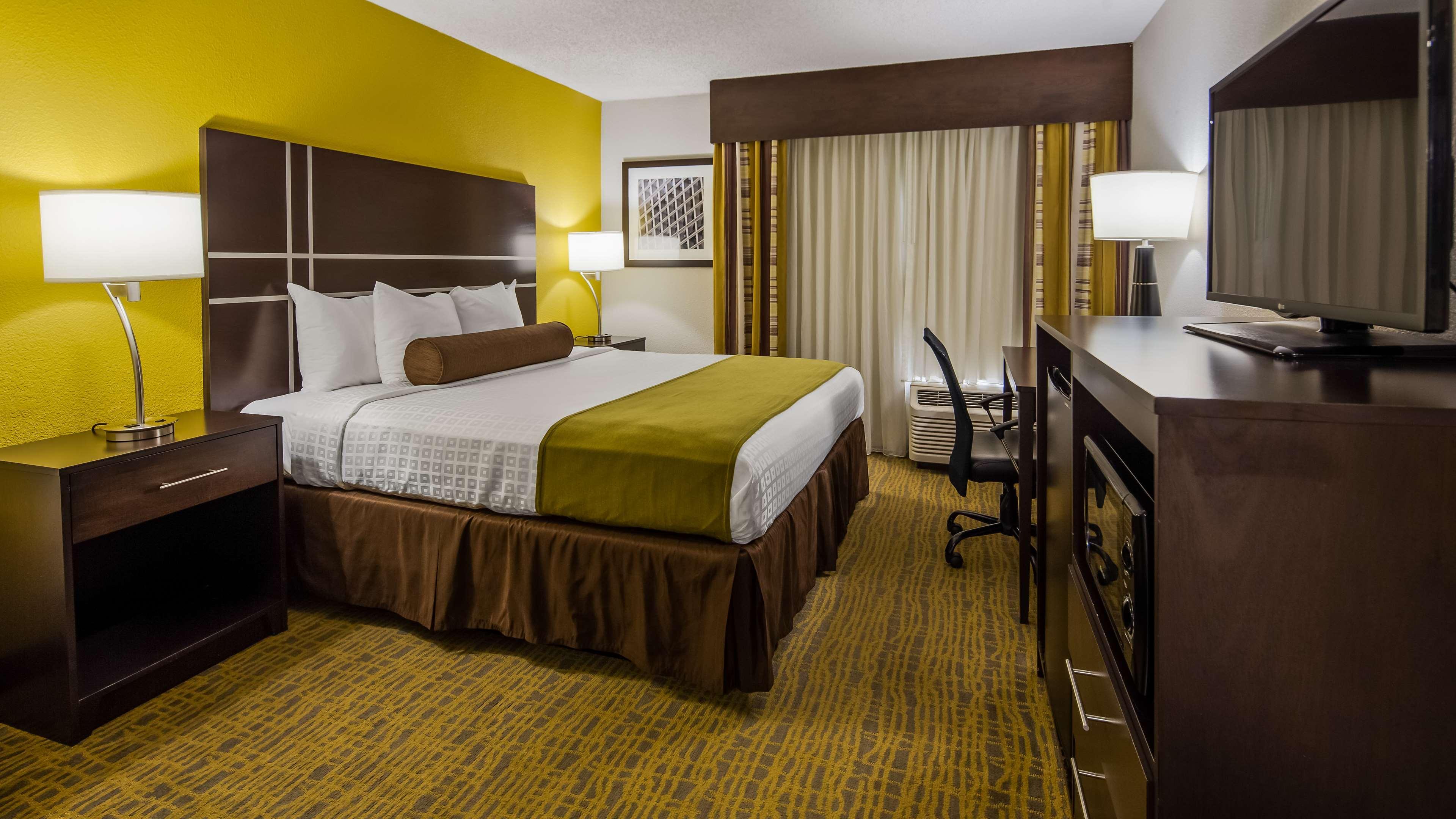 Best Western Plus Hanes Mall Winston-Salem Bagian luar foto