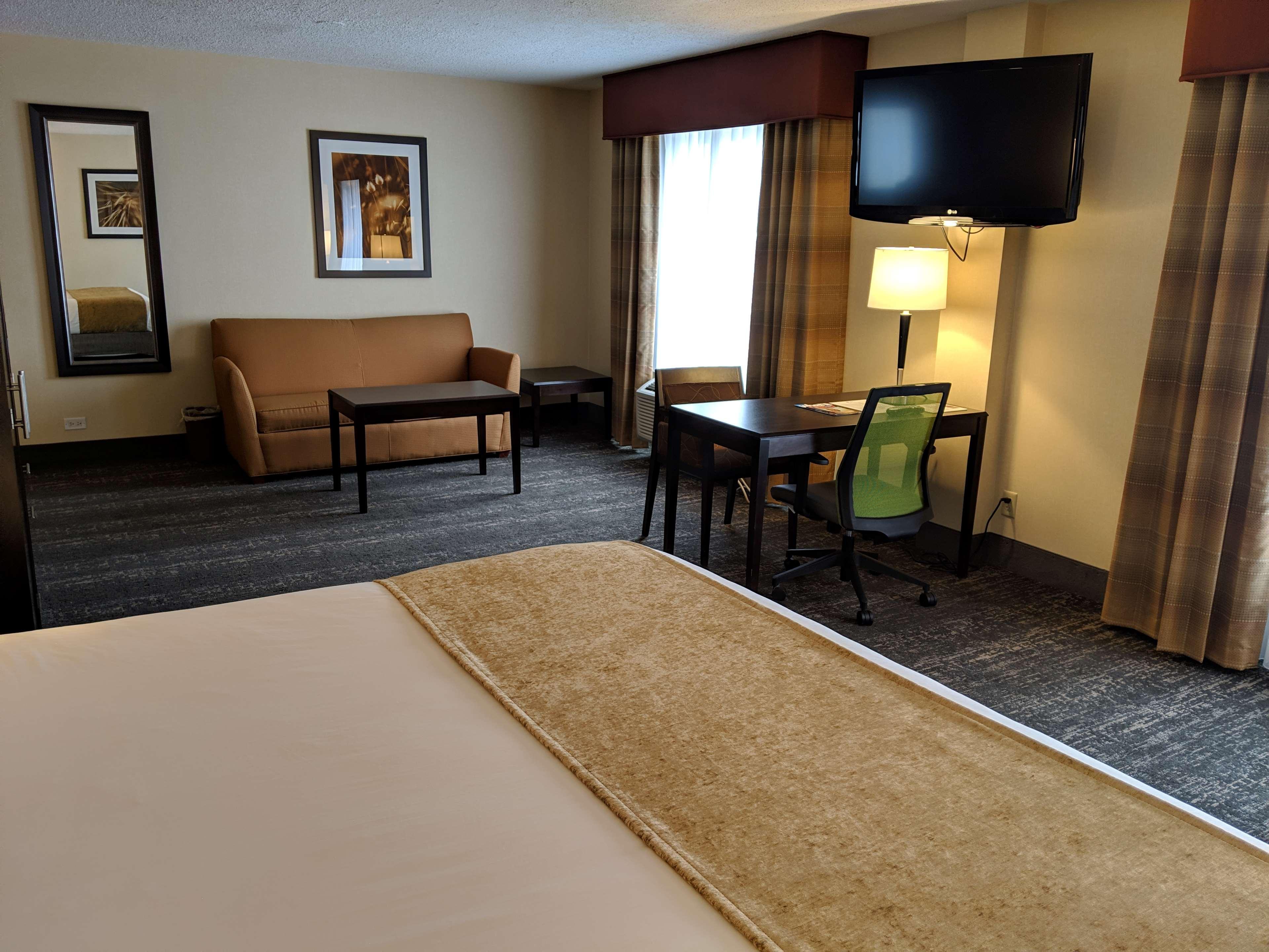 Best Western Plus Hanes Mall Winston-Salem Bagian luar foto