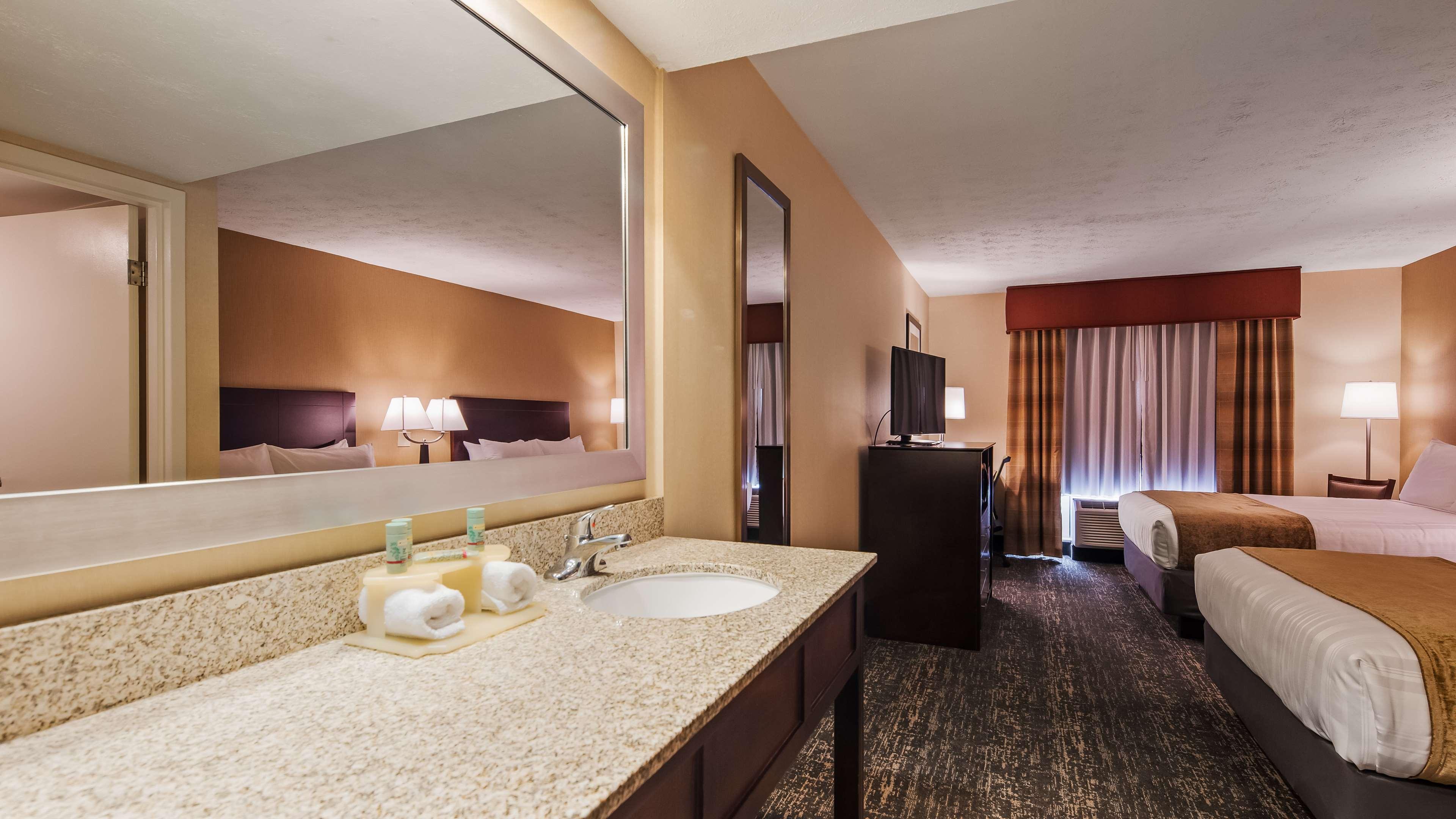 Best Western Plus Hanes Mall Winston-Salem Bagian luar foto