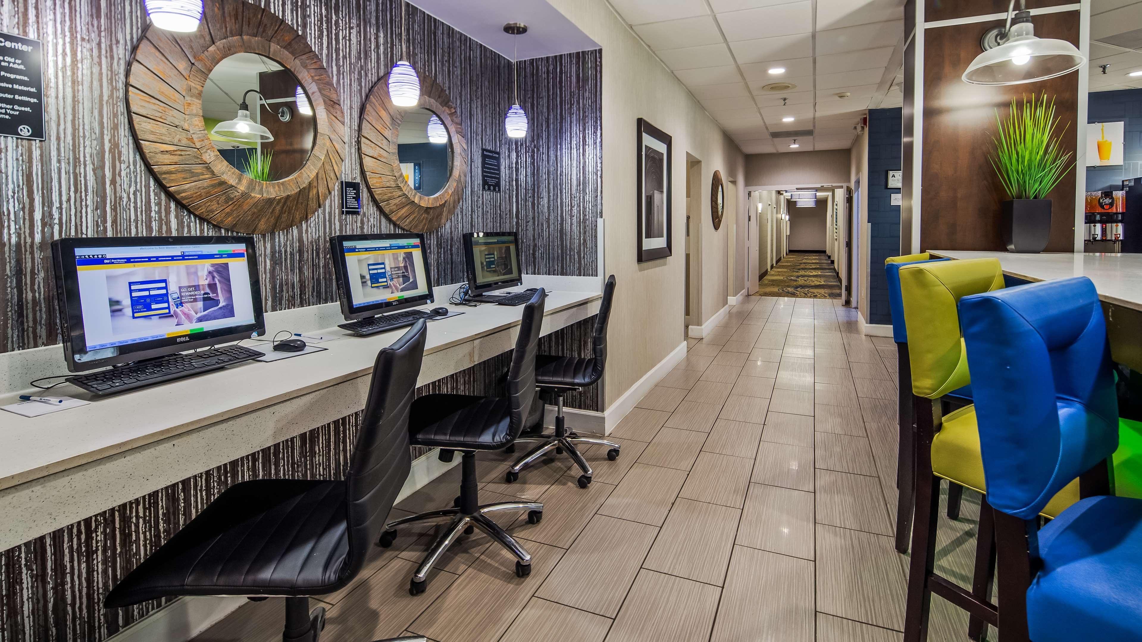 Best Western Plus Hanes Mall Winston-Salem Bagian luar foto