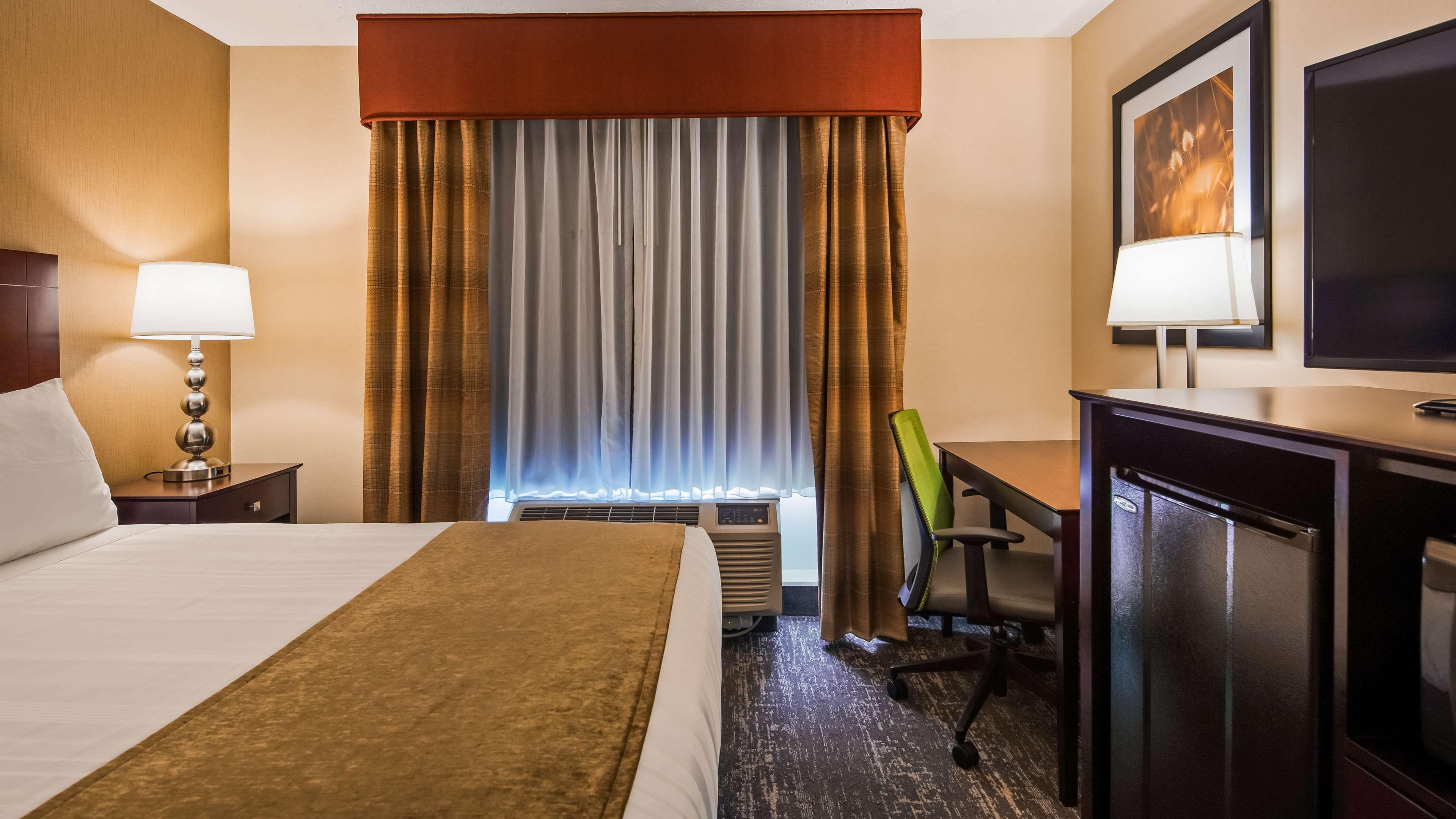 Best Western Plus Hanes Mall Winston-Salem Bagian luar foto