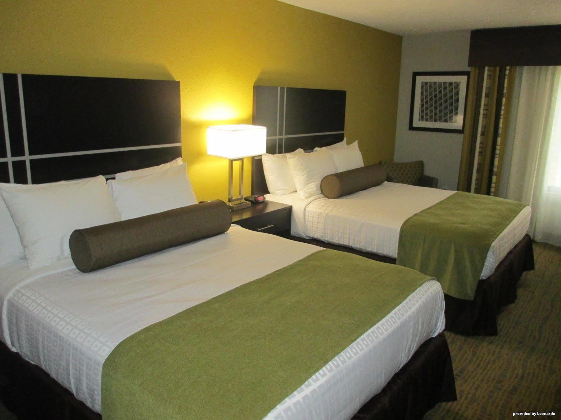 Best Western Plus Hanes Mall Winston-Salem Bagian luar foto